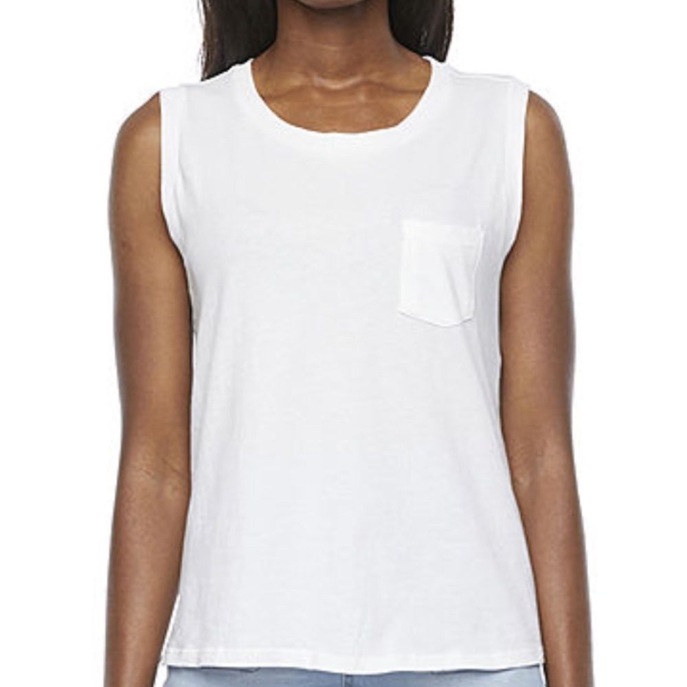 a.n.a. Women’s White Round Neck Sleeveless Tank Top